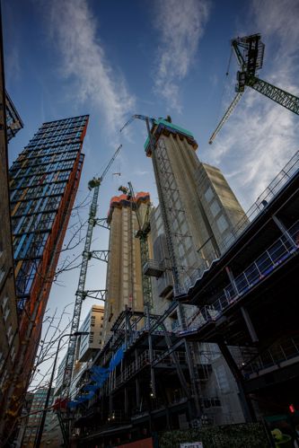 News / Commercial / Broadgate Framework / 2 Finsbury Avenue / Raptor crane at 2 Finsbury Avenue