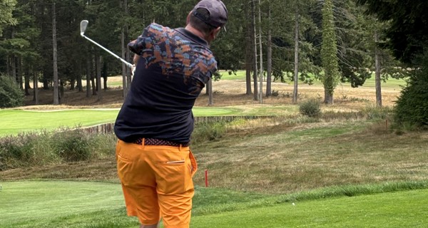 Subcontractor representatives taking part in ‘Longest Drive’.